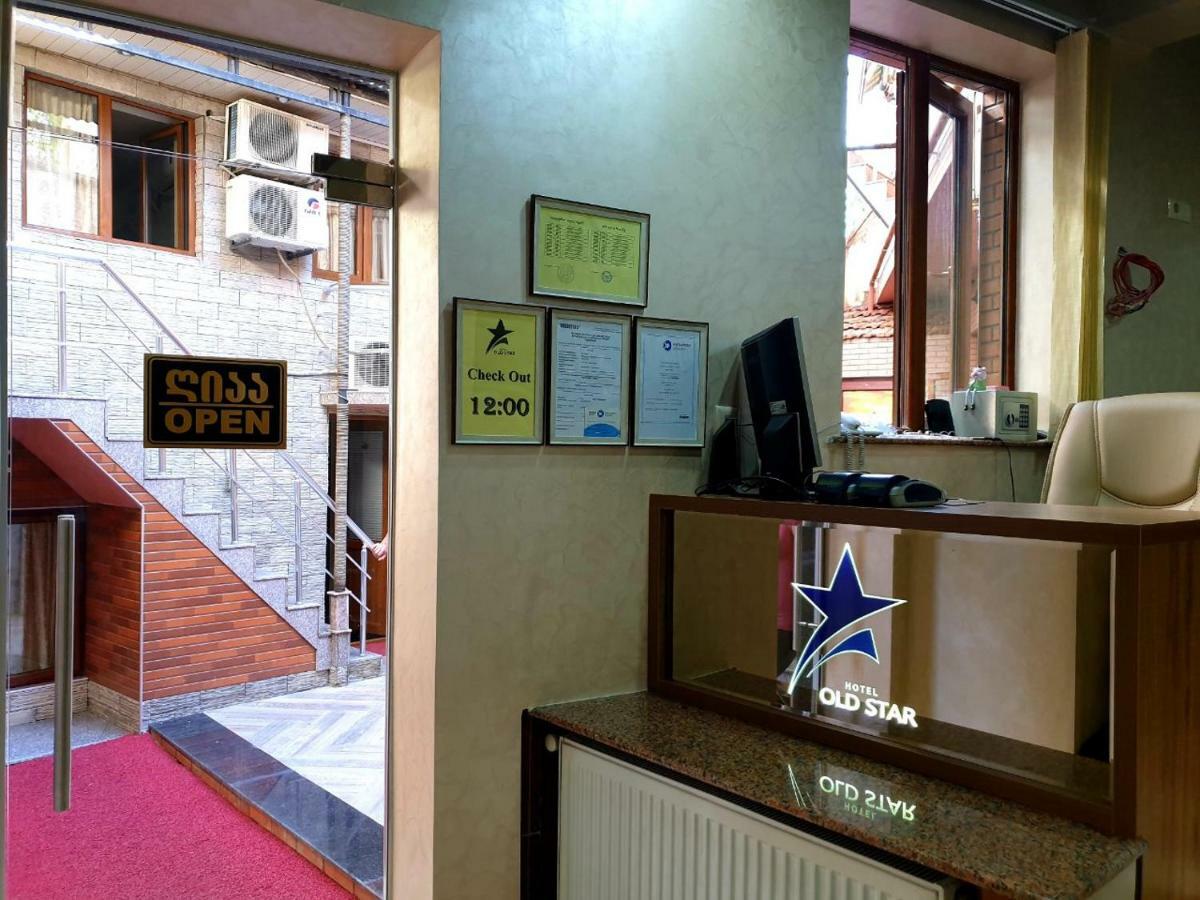 Hotel Old Star Batoemi Buitenkant foto